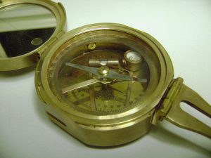 1850 Handheld Compass